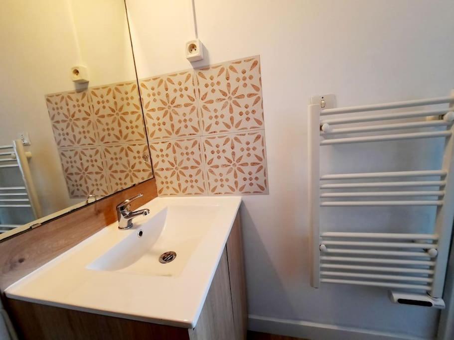 Apartment Piscine Proche Et Village Naturiste *